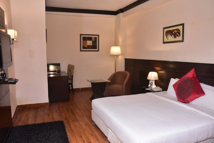 Imagen de la habitación del Hotel Pal Heights. Foto 28