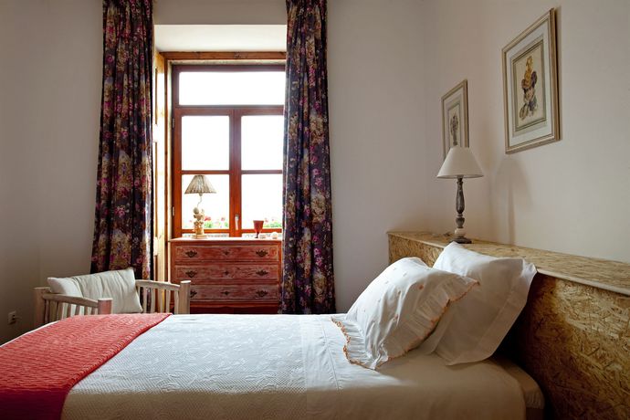 Imagen de la habitación del Hotel Pal&aacute;cio Vila Flor. Foto 13