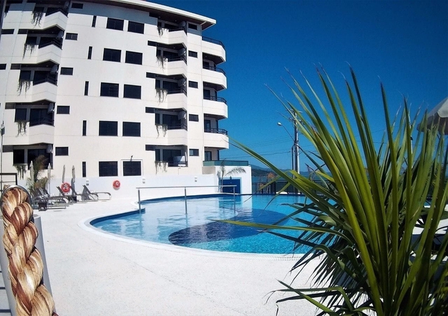 Imagen de la piscina del Hotel Palace 1. Foto 6