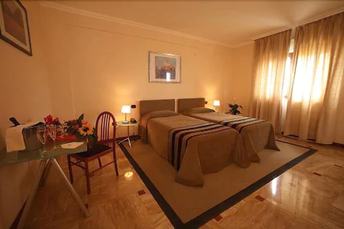 Imagen de la habitación del Hotel Palace 2000. Foto 6