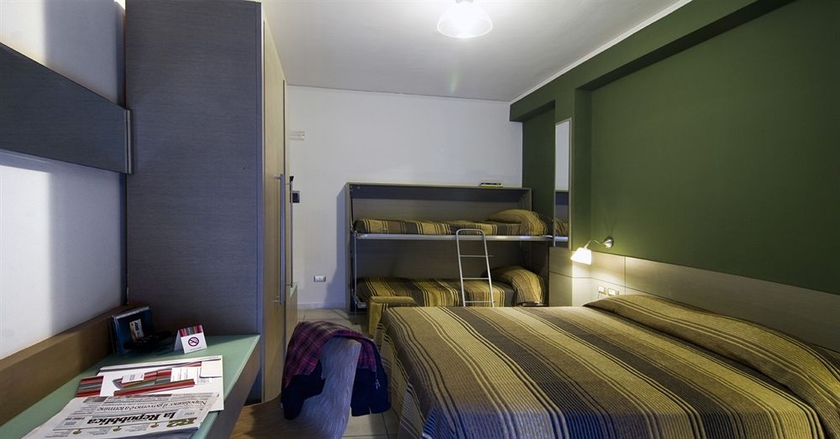 Imagen de la habitación del Hotel Palace, Battipaglia. Foto 5