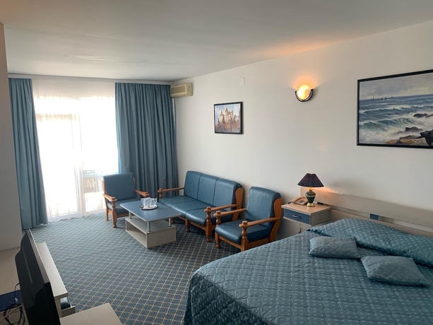 Imagen de la habitación del Hotel Palace Beach Resort. Foto 5