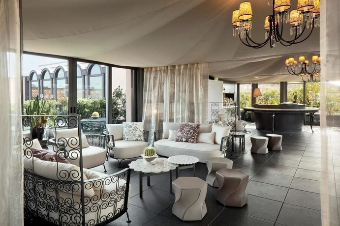 Imagen del bar/restaurante del Hotel Palace Catania UNA Esperienze. Foto 5