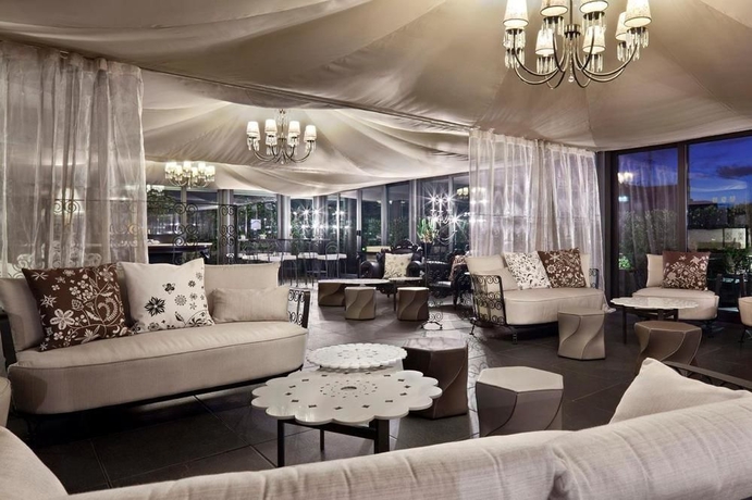 Imagen del bar/restaurante del Hotel Palace Catania UNA Esperienze. Foto 6