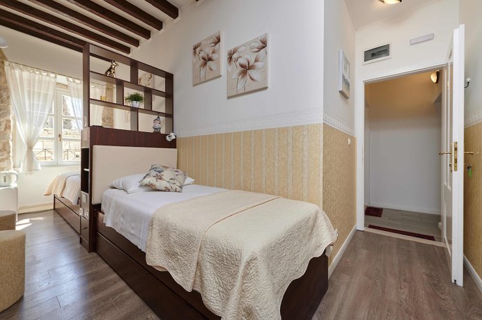 Imagen de la habitación del Hotel Palace Central Square. Foto 5