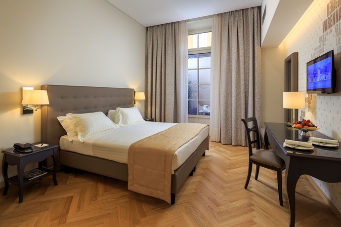 Imagen de la habitación del Hotel Palace, Como. Foto 8