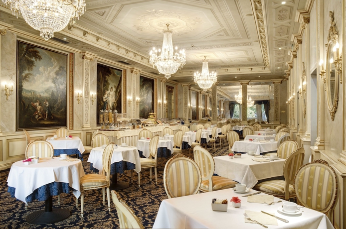 Imagen del bar/restaurante del Hotel Palace, Como. Foto 3