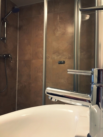 Imagen de la habitación del Hotel Palace Court. Foto 9