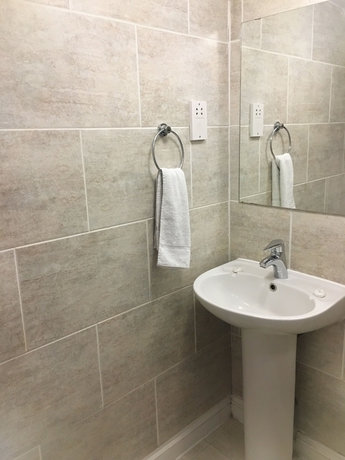 Imagen de la habitación del Hotel Palace Court. Foto 13