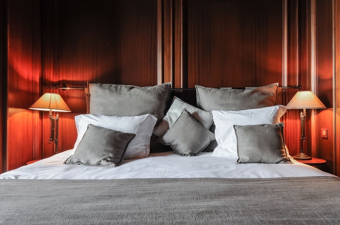 Imagen de la habitación del Hotel Palace De Menthon. Foto 6