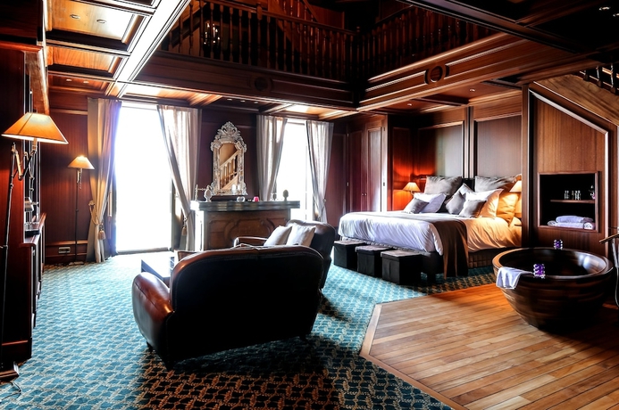 Imagen de la habitación del Hotel Palace De Menthon. Foto 7