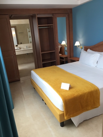 Imagen de la habitación del Hotel Palace, Desenzano del Garda. Foto 4