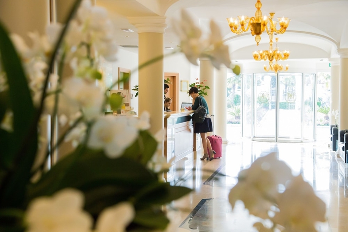 Imagen de los interiores del Hotel Palace, Desenzano del Garda. Foto 17