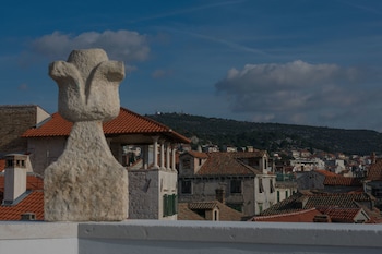 Imagen general del Hotel Palace Divnic by Armerun Heritage. Foto 10