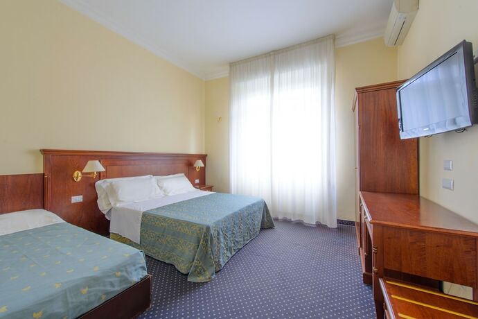 Imagen de la habitación del Hotel Palace Domus Mea. Foto 19