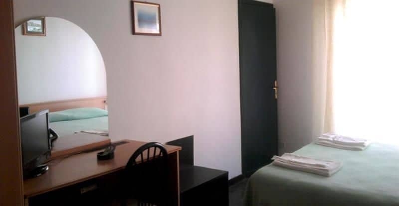 Imagen de la habitación del Hotel Palace, FINALE LIGURE. Foto 13