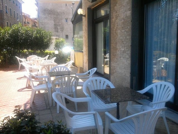 Imagen de los exteriores del Hotel Palace, FINALE LIGURE. Foto 16
