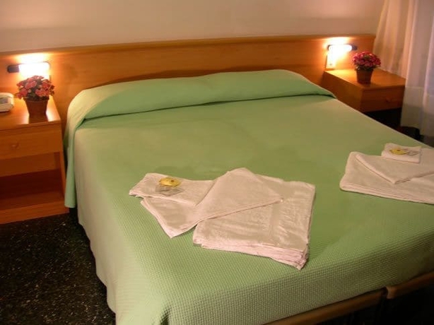 Imagen de la habitación del Hotel Palace, FINALE LIGURE. Foto 15