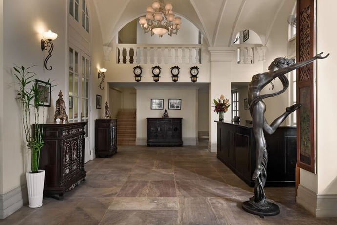 Imagen de los interiores del Hotel Palace Gate Hotel and Residence. Foto 16