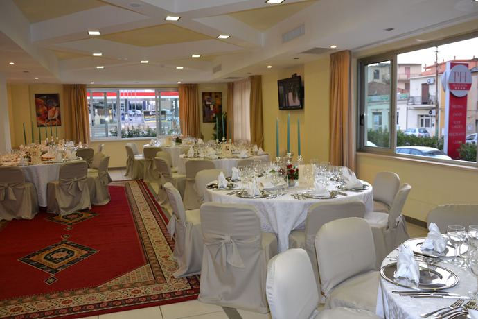 Imagen del bar/restaurante del Hotel Palace, Gioia Tauro. Foto 2