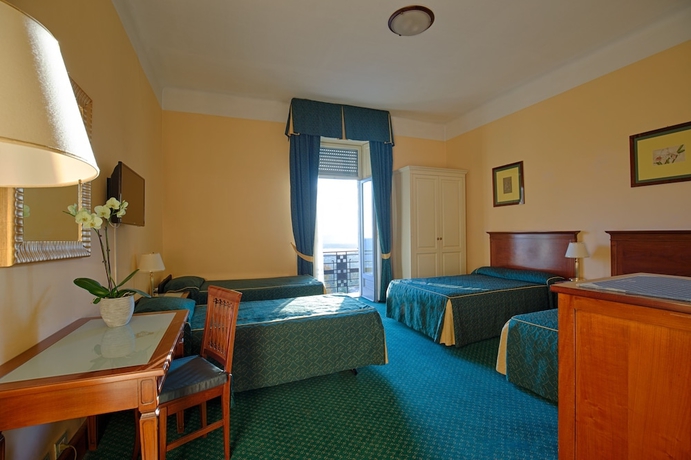 Imagen de la habitación del Hotel Palace Grand Varese. Foto 7