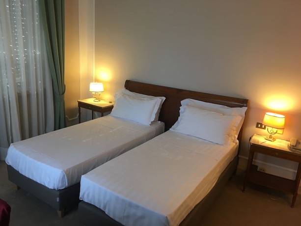 Imagen de la habitación del Hotel Palace Grand Varese. Foto 15