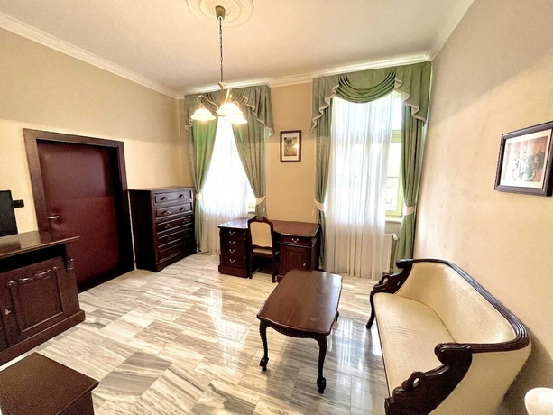 Imagen de la habitación del Hotel Palace Inn, J&iacute;lovi&scaron;tě. Foto 10