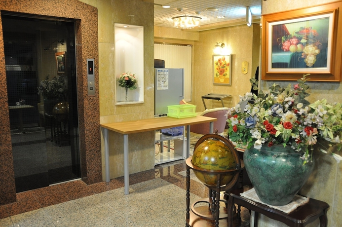 Imagen de los interiores del Hotel Palace Inn Toyota. Foto 16