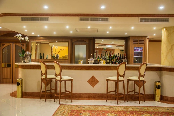 Imagen del bar/restaurante del Hotel Palace Legnano. Foto 4