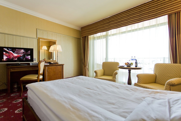 Imagen de la habitación del Hotel Palace Marina Dinevi. Foto 7