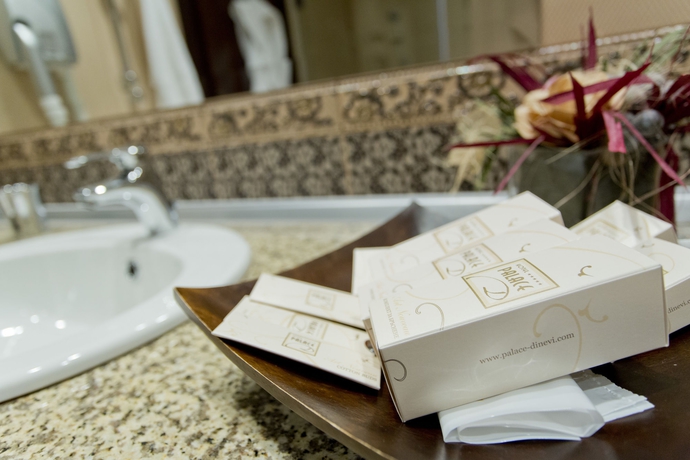Imagen de la habitación del Hotel Palace Marina Dinevi. Foto 10