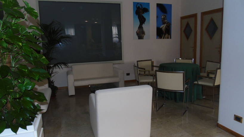 Imagen de los interiores del Hotel Palace Masoanri's. Foto 13