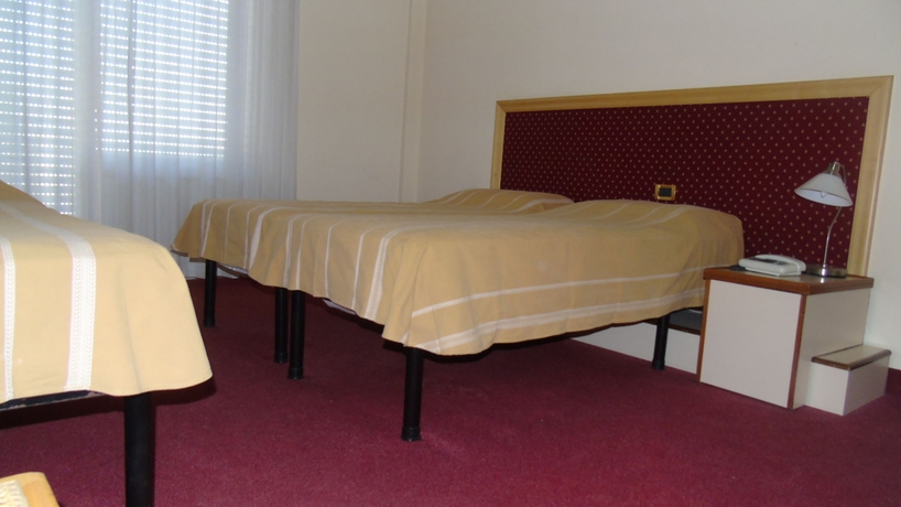 Imagen de la habitación del Hotel Palace Masoanri's. Foto 6