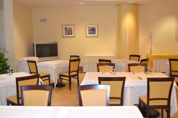 Imagen del bar/restaurante del Hotel Palace, Matera. Foto 3