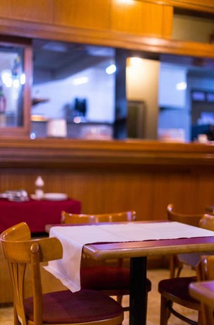 Imagen del bar/restaurante del Hotel Palace Mendoza. Foto 5