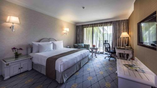 Imagen general del Hotel Palace Of The Golden Horses. Foto 2