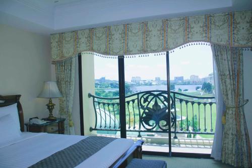 Imagen de la habitación del Hotel Palace Of The Golden Horses. Foto 7