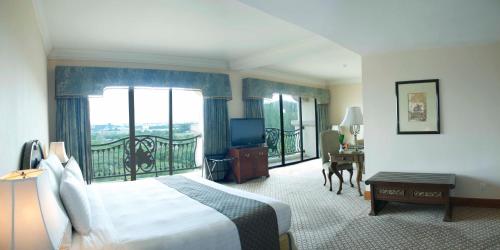 Imagen de la habitación del Hotel Palace Of The Golden Horses. Foto 8