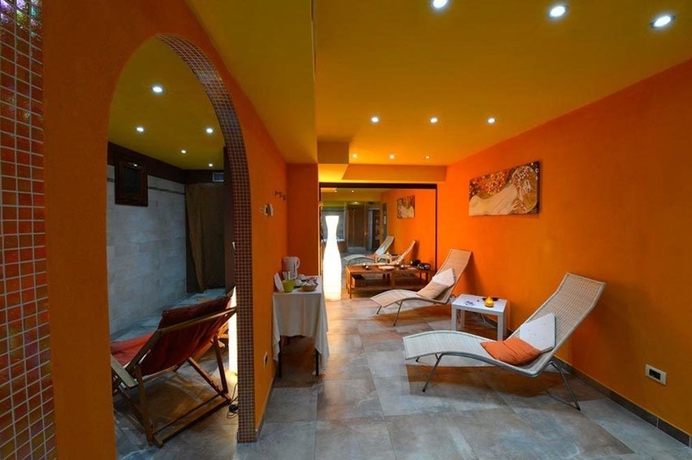 Imagen de la piscina del Hotel Palace Pontedilegno Resort. Foto 6