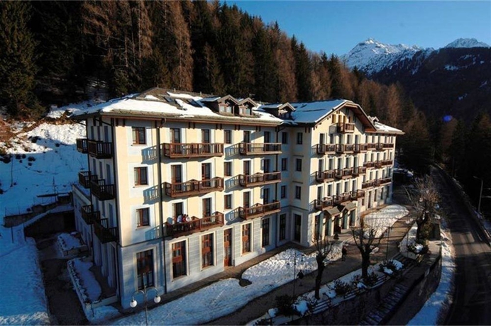 Imagen general del Hotel Palace Pontedilegno Resort. Foto 2