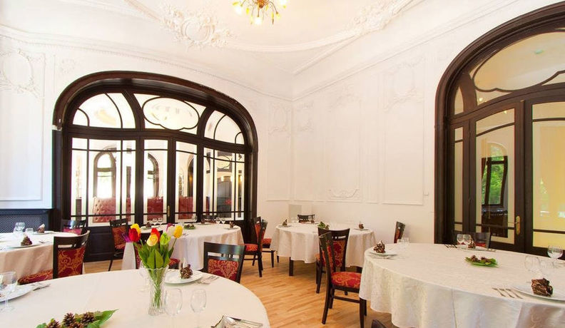 Imagen de los interiores del Hotel Palace, Prajila. Foto 8