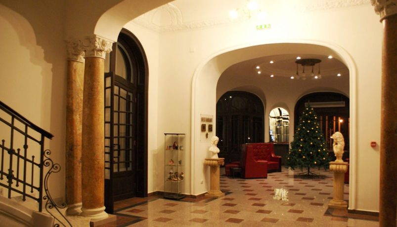 Imagen de los interiores del Hotel Palace, Prajila. Foto 13