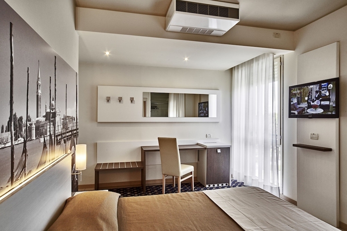 Imagen de la habitación del Hotel Palace Regina. Foto 5