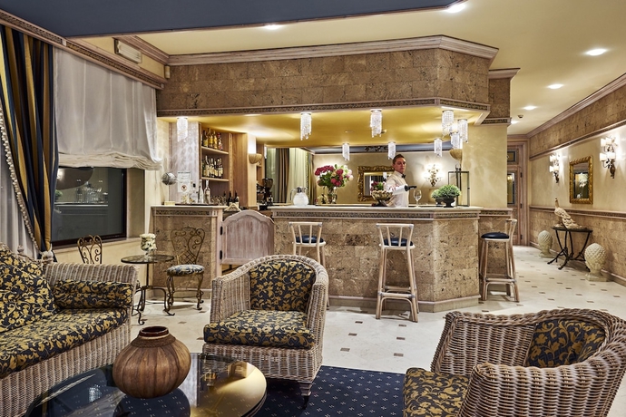 Imagen de los interiores del Hotel Palace Regina. Foto 19
