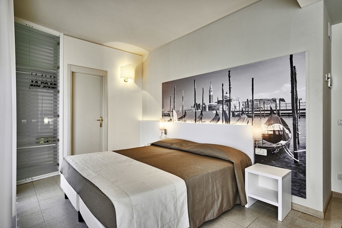 Imagen de la habitación del Hotel Palace Regina. Foto 11