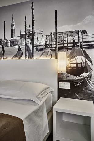 Imagen de la habitación del Hotel Palace Regina. Foto 17