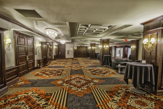 Imagen de los interiores del Hotel Palace Royal. Foto 14