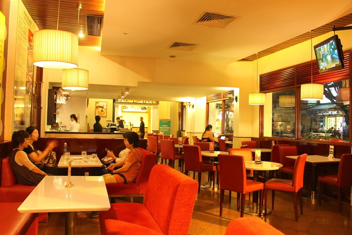 Imagen del bar/restaurante del Hotel Palace Saigon. Foto 2