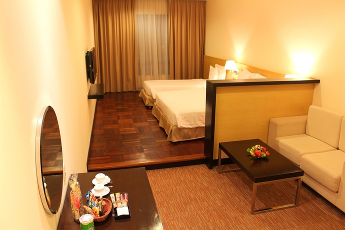 Imagen de la habitación del Hotel Palace Saigon. Foto 6