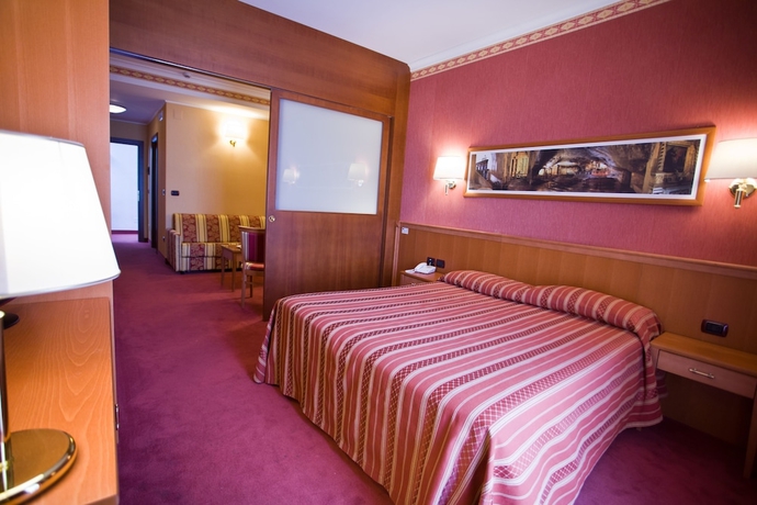 Imagen de la habitación del Hotel Palace San Michele. Foto 11